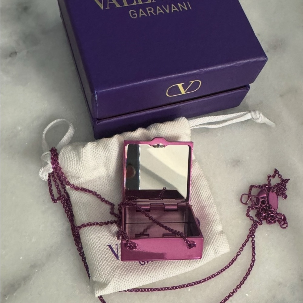 Valentino Garavani Fuchsia Pyramid Necklace - Picture 3 of 3